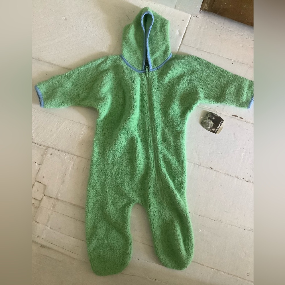 5/$25 😎Woolrich new baby size 18 mos sleeper